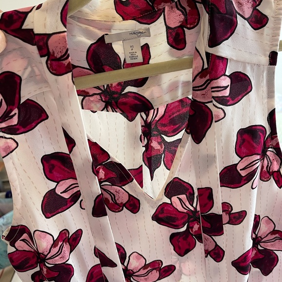 Cute blouse - Picture 1 of 2